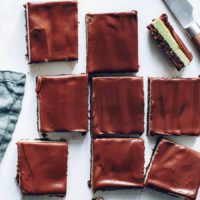 Squares of chocolate mint brownie bars